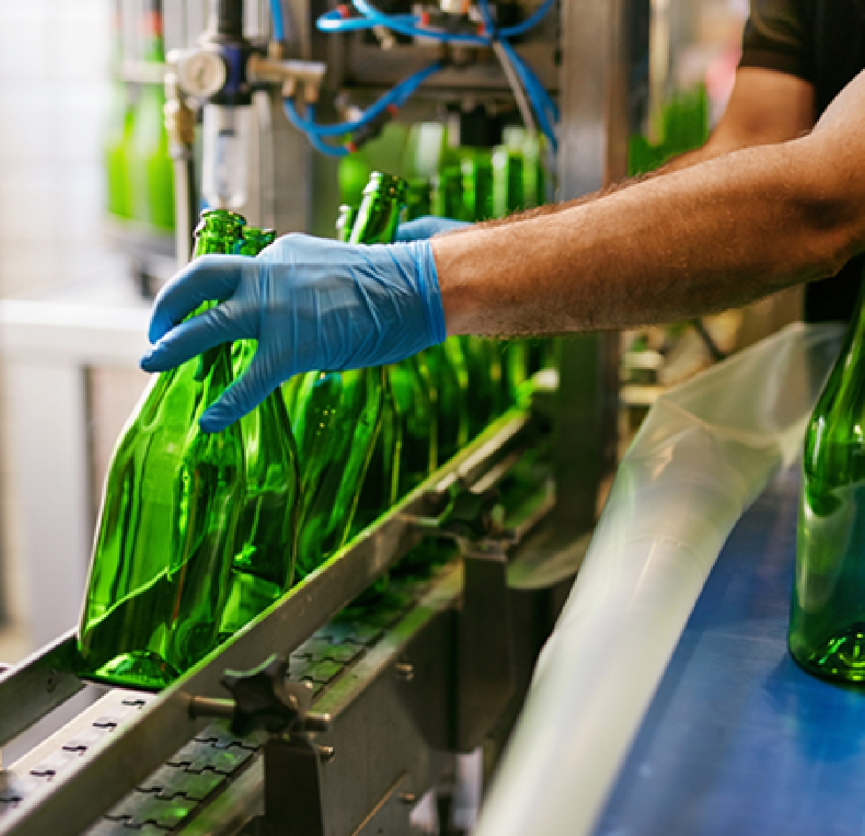 Innovative chemistries, smart controls, and expert support for your food & beverage needs.